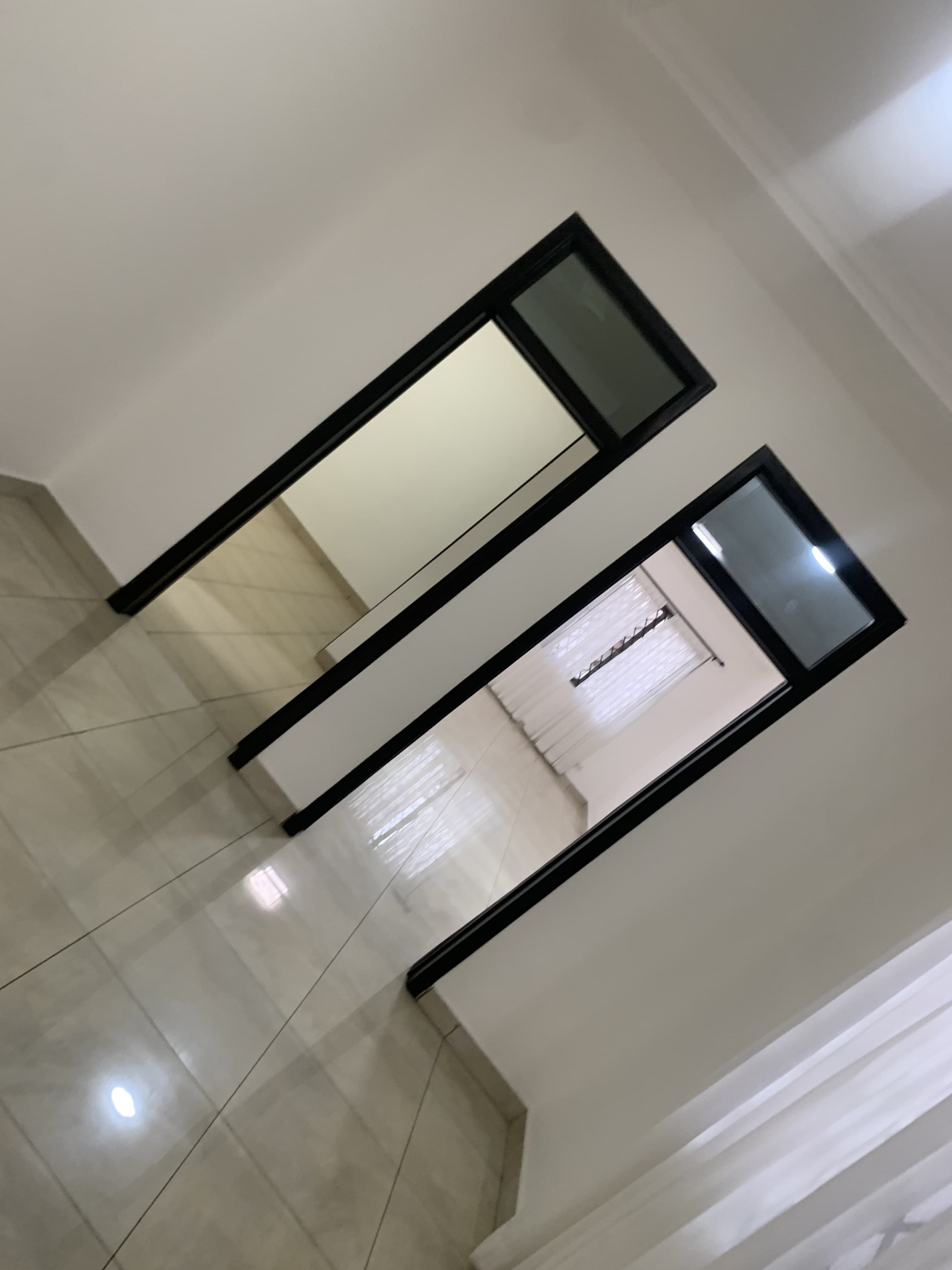 4-Bedroom In East Airport photo 4