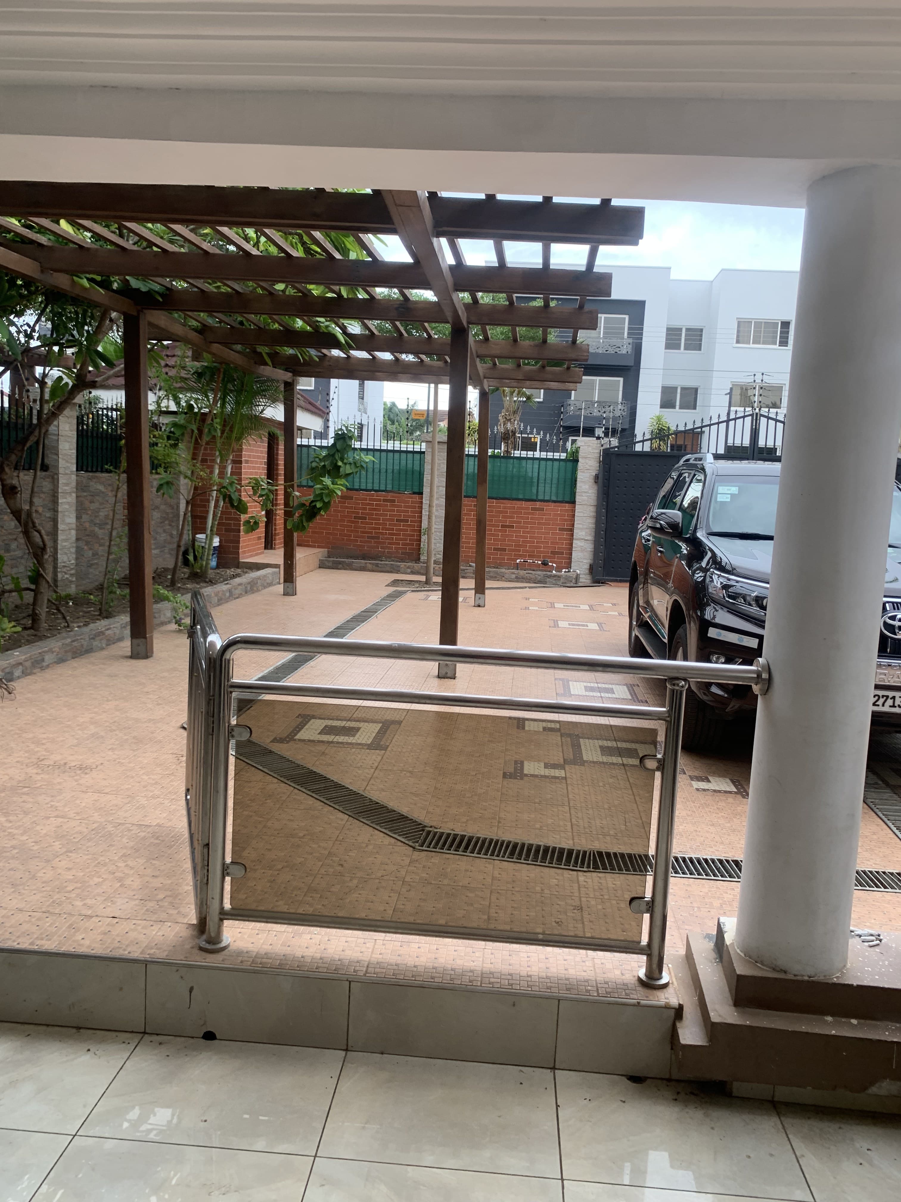 4-Bedroom In East Airport