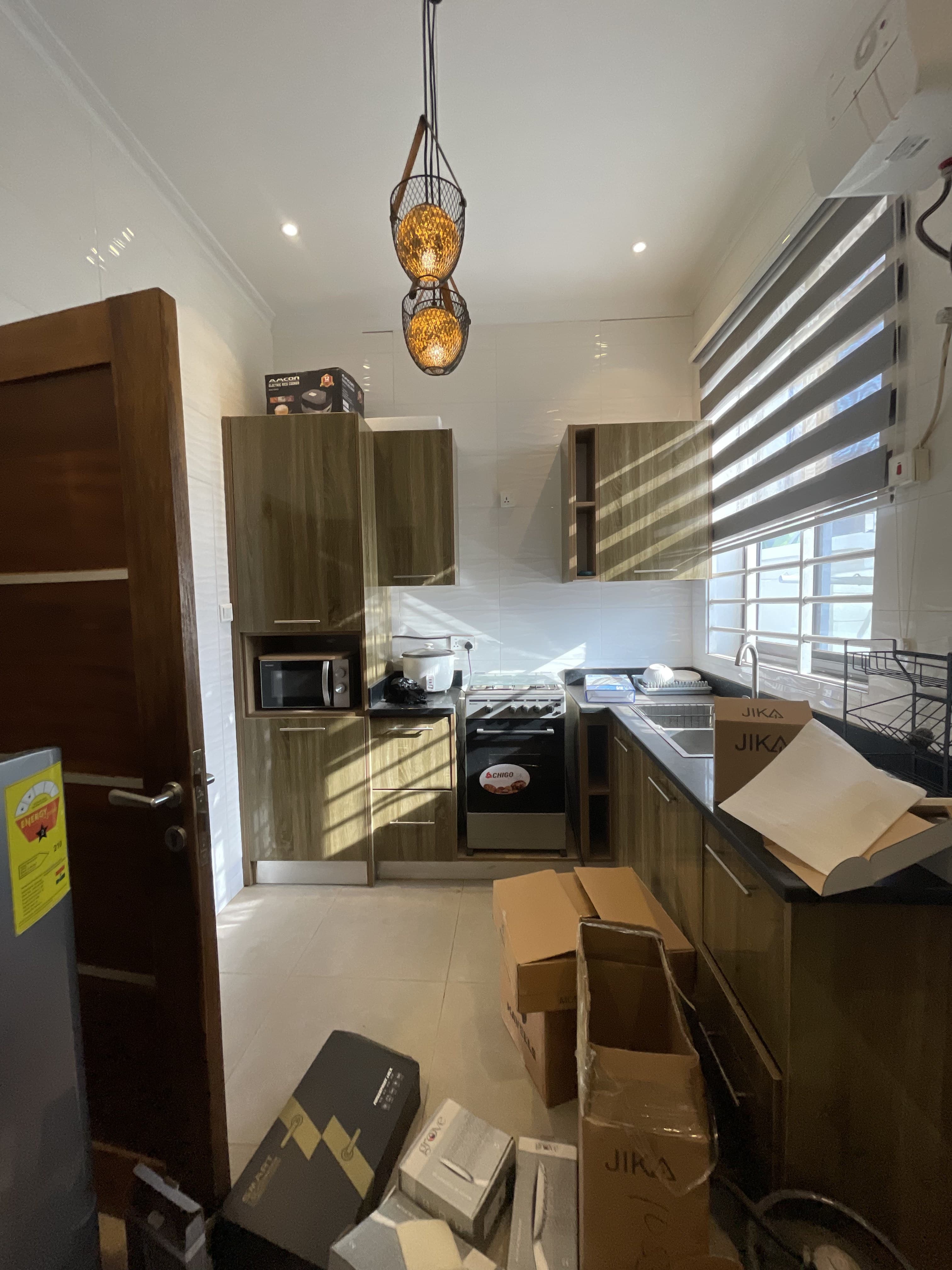 Fully furnished 2 bedrooms (2 unit) with 3 shops
