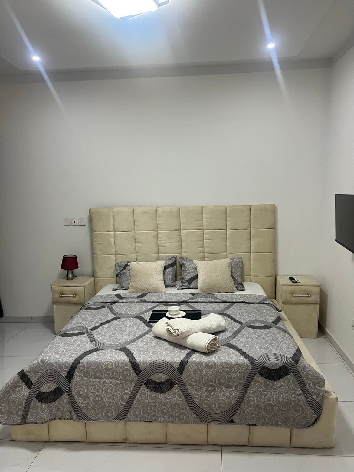 3 Luxury-bedroom photo 4